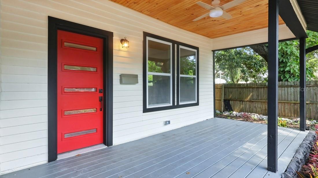 7806 N VAN DYKE PLACE