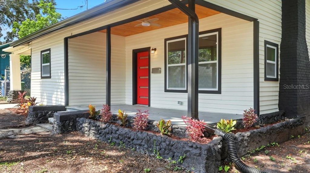 Photo of 7806 N Van Dyke Place, Tampa, FL 33604 (MLS # O6340775)