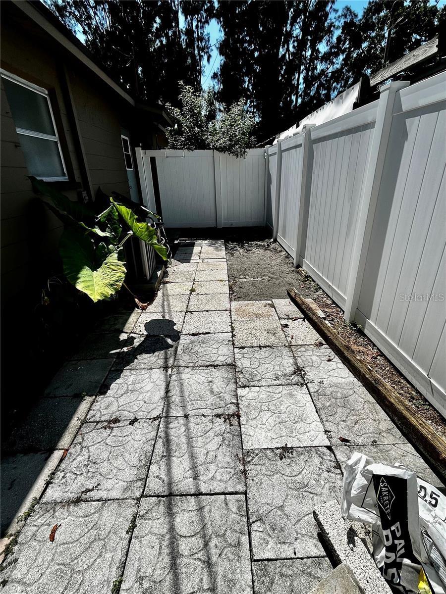 HIGH POINT - Residential Lease