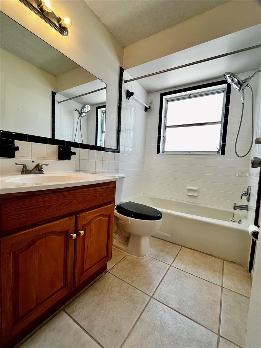 HIGH POINT - Residential Lease