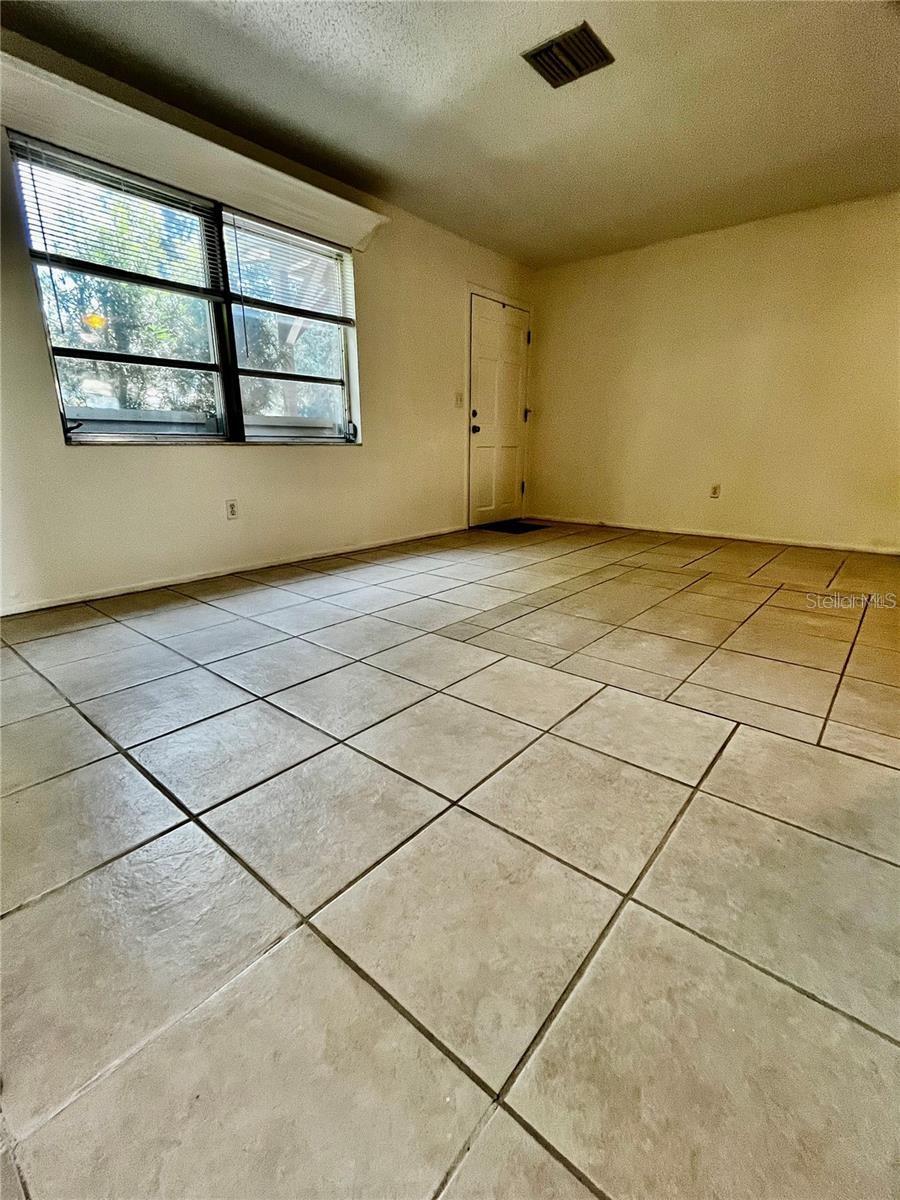 HIGH POINT - Residential Lease