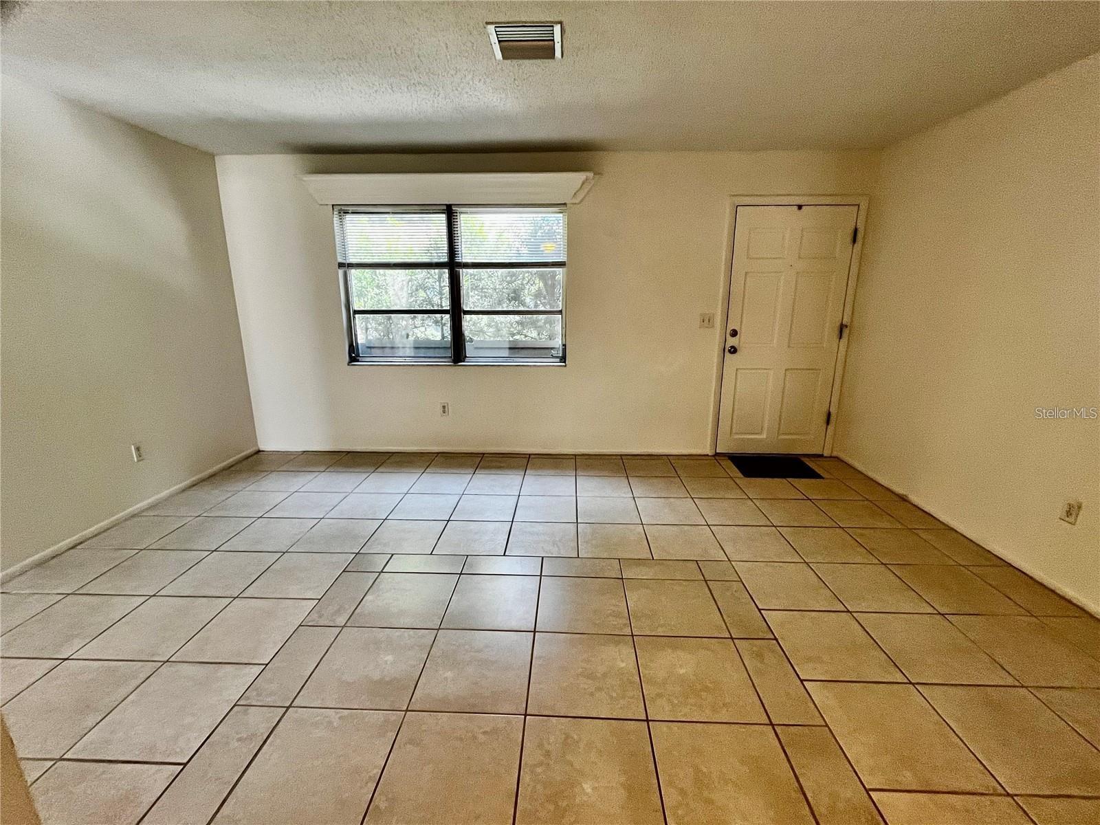 HIGH POINT - Residential Lease