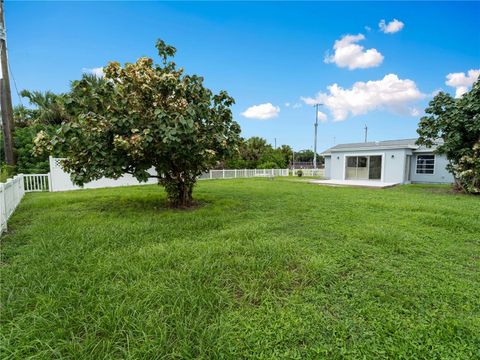 A home in PORT CHARLOTTE