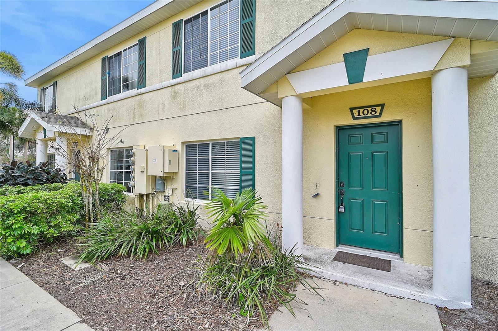 THE TWNHMS AT LIGHTHOUSE COVE VI - Residential