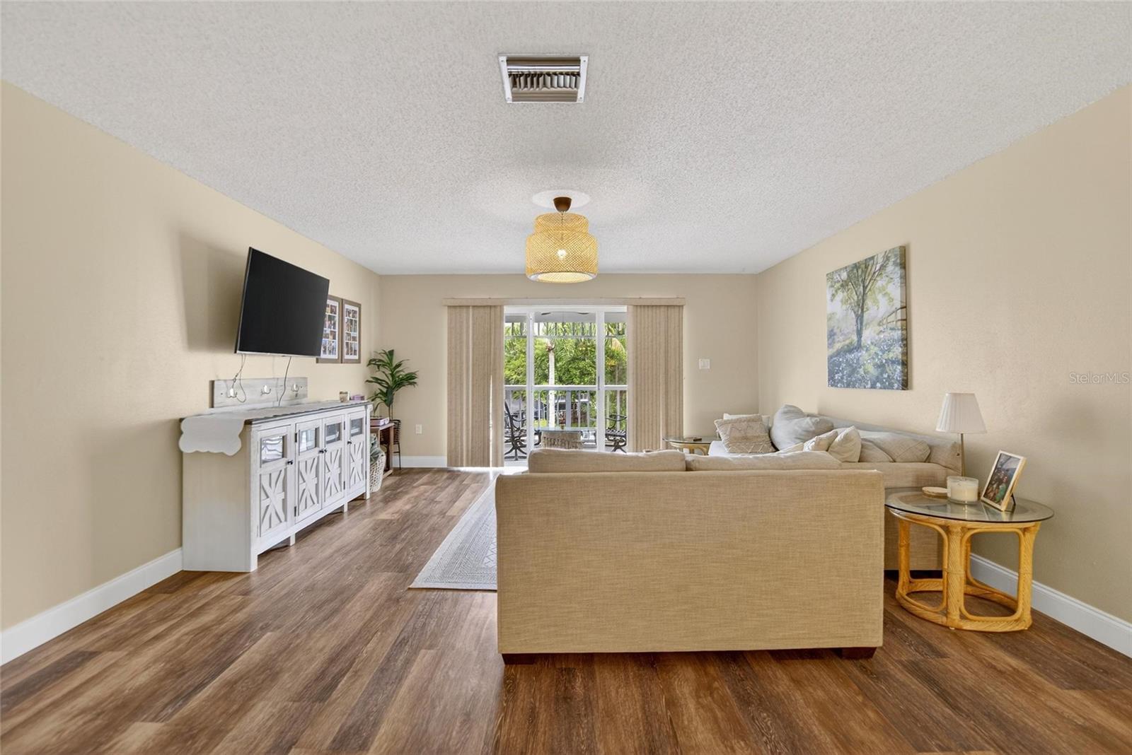 DOLLY BAY A VILLAGE ON LAKE TARPON - Residential