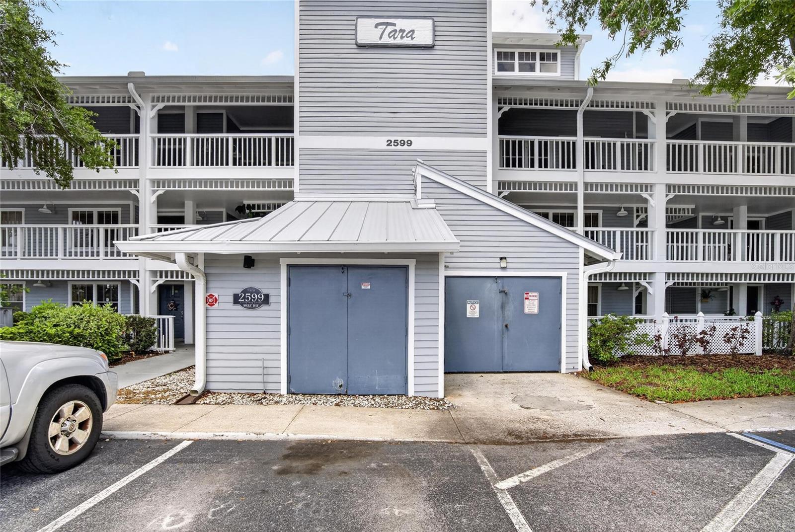 DOLLY BAY A VILLAGE ON LAKE TARPON - Residential