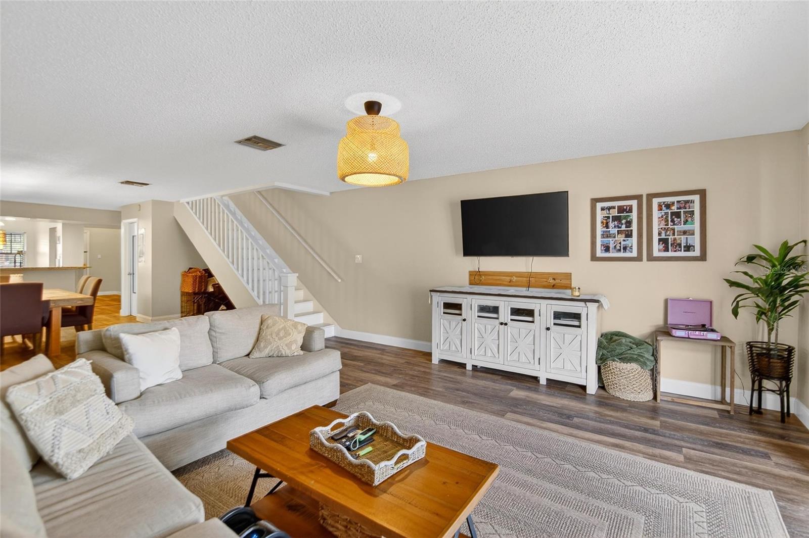 DOLLY BAY A VILLAGE ON LAKE TARPON - Residential