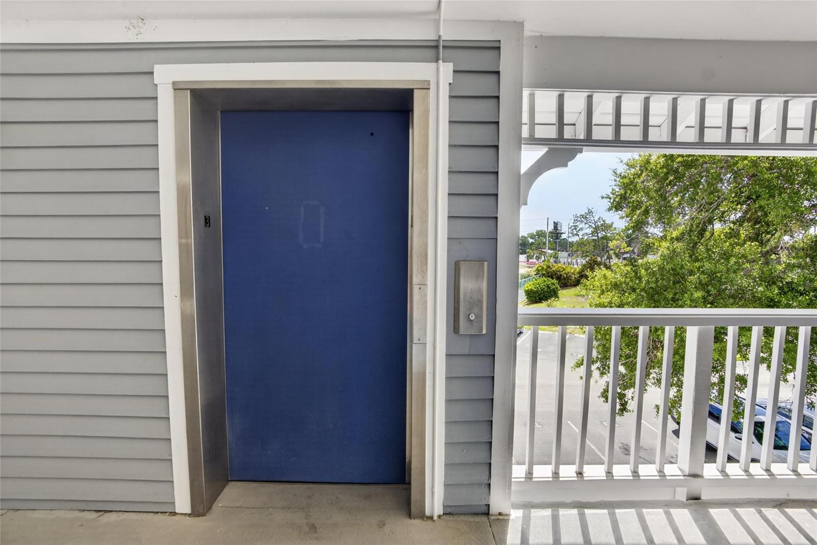 DOLLY BAY A VILLAGE ON LAKE TARPON - Residential