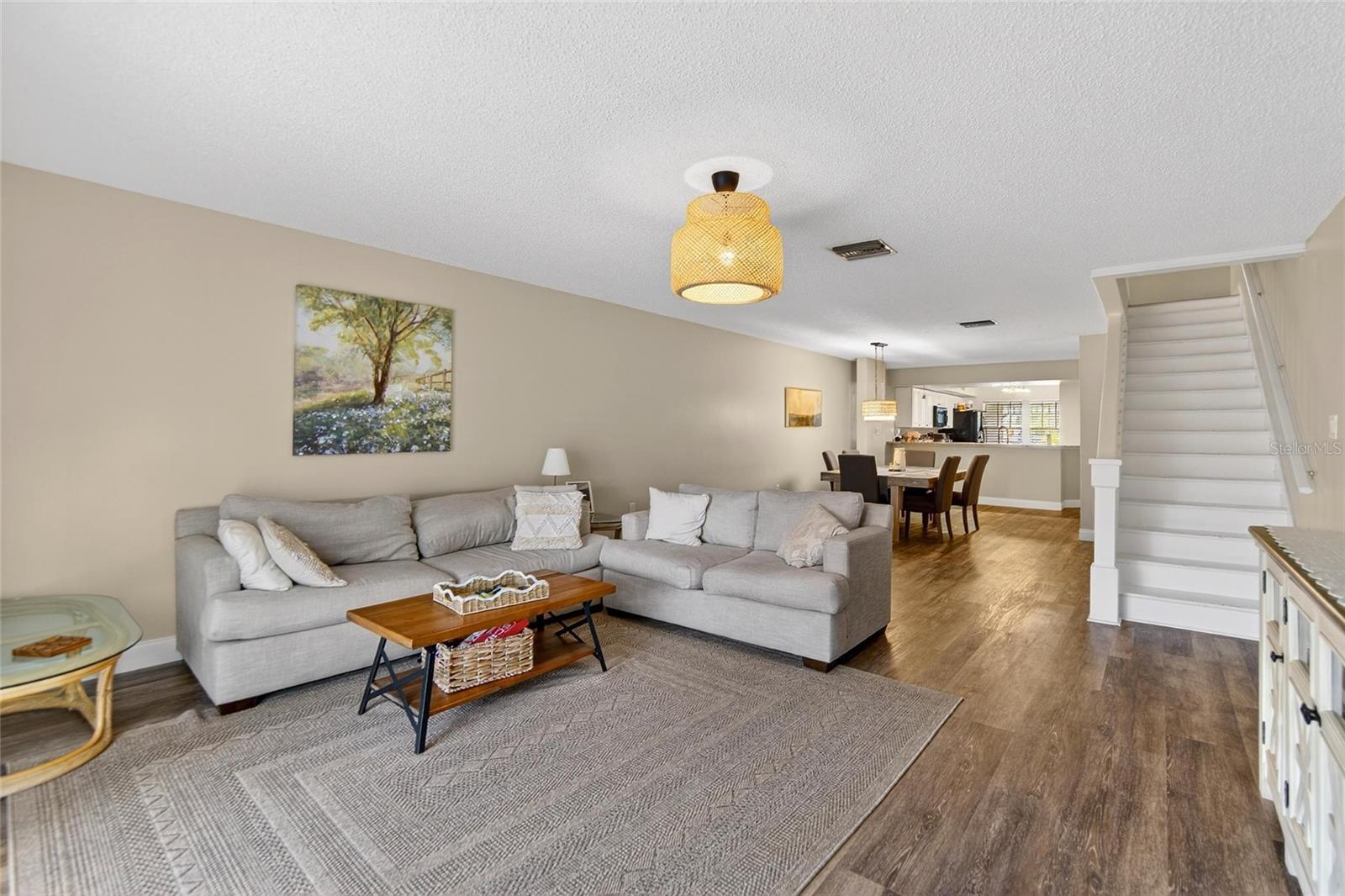 DOLLY BAY A VILLAGE ON LAKE TARPON - Residential