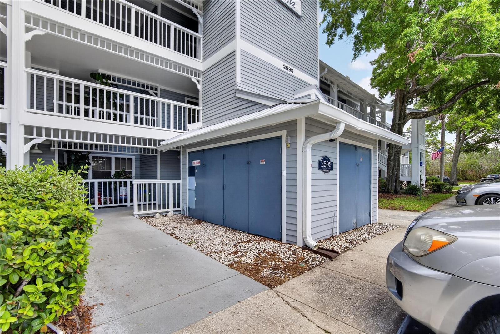 DOLLY BAY A VILLAGE ON LAKE TARPON - Residential