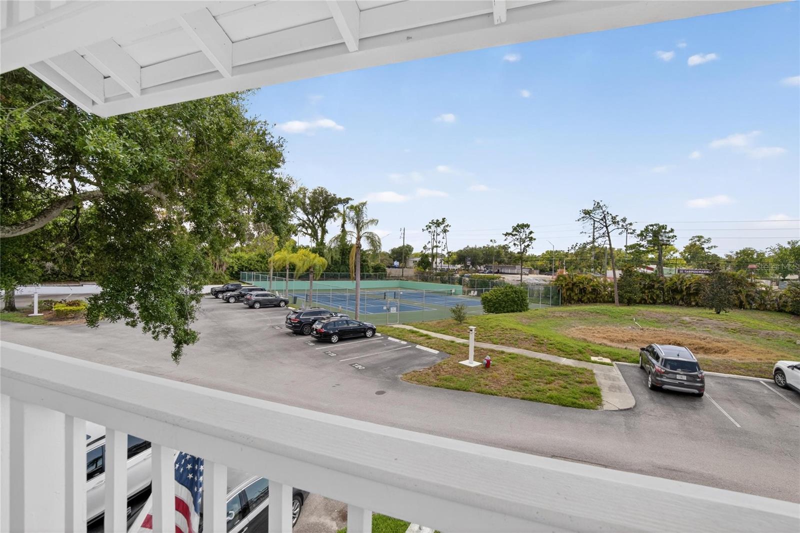 DOLLY BAY A VILLAGE ON LAKE TARPON - Residential