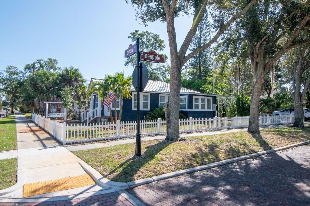 Photo of 319 W Lemon Street, Tarpon Springs, FL 34689 (MLS # TB8444915)