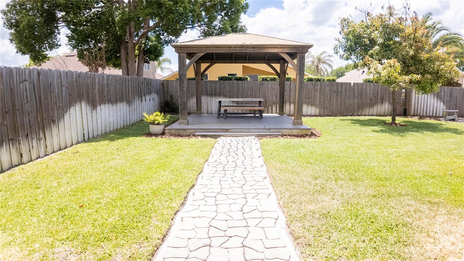 WEKIVA CLUB - Residential