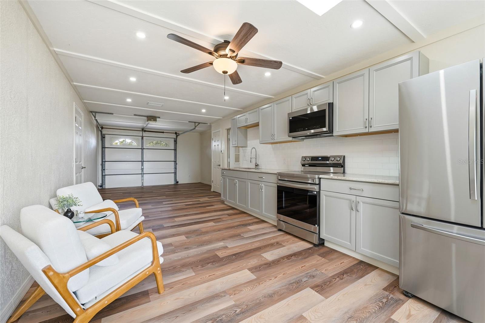 WESTERN SHORES - Residential