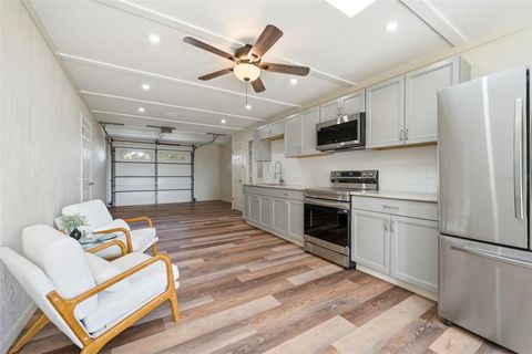 Tiny photo for 33942 Linda Lane, Leesburg, FL 34788 (MLS # G5110035)