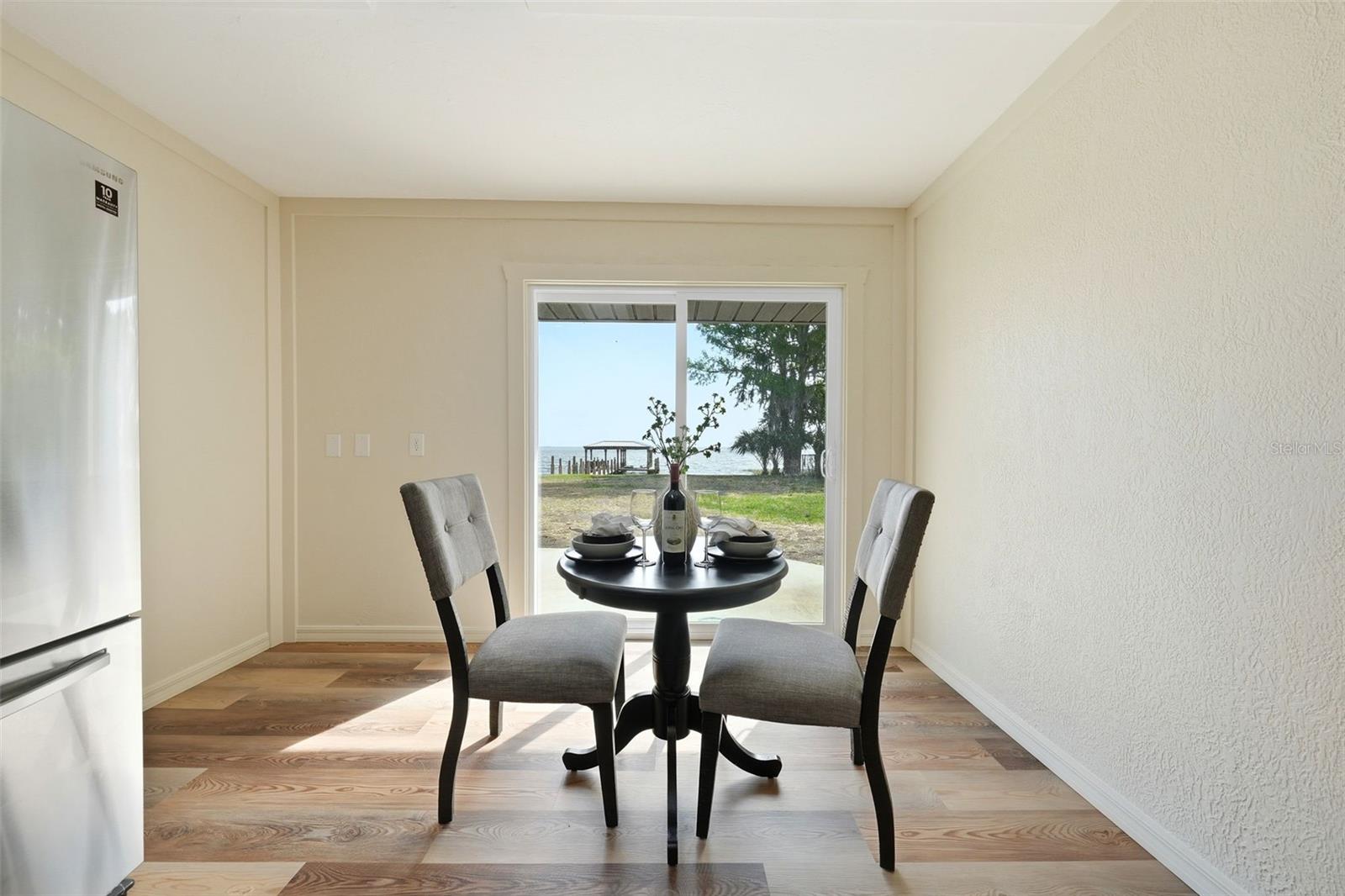 WESTERN SHORES - Residential