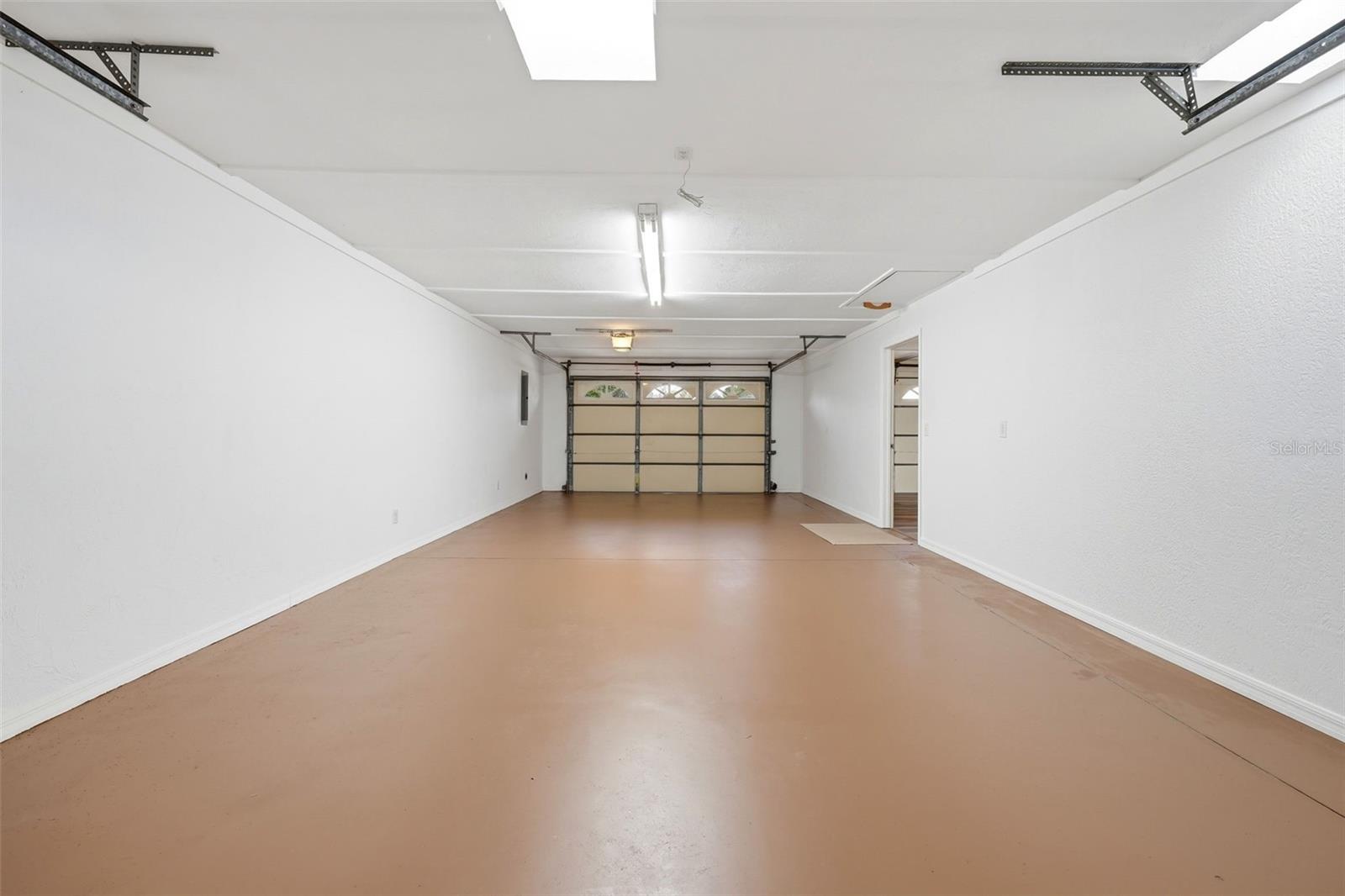 WESTERN SHORES - Residential