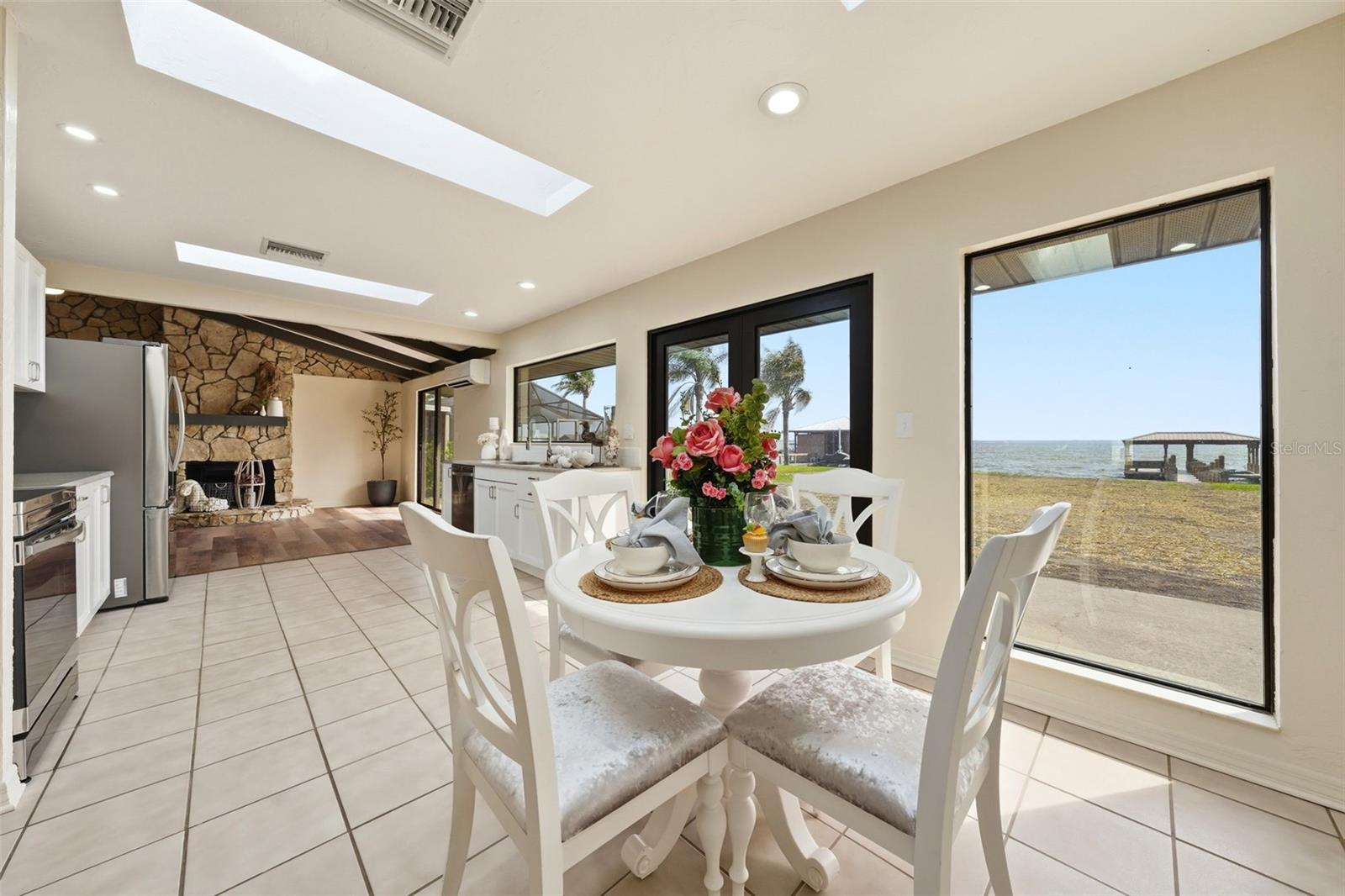 WESTERN SHORES - Residential