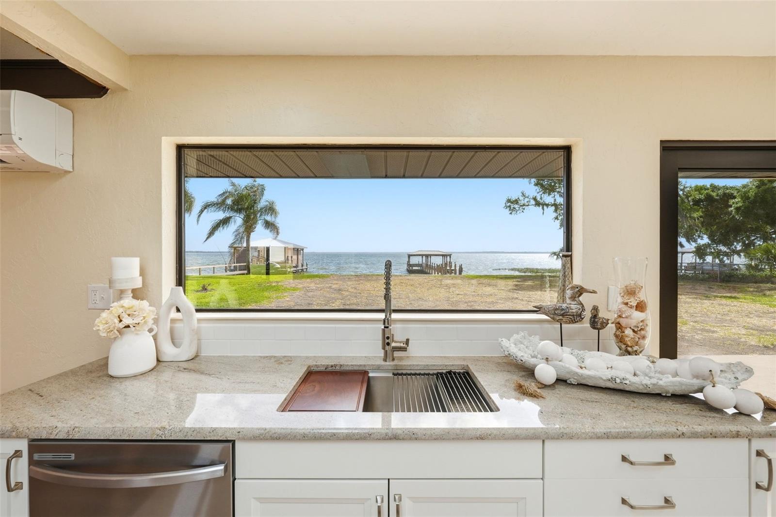 WESTERN SHORES - Residential