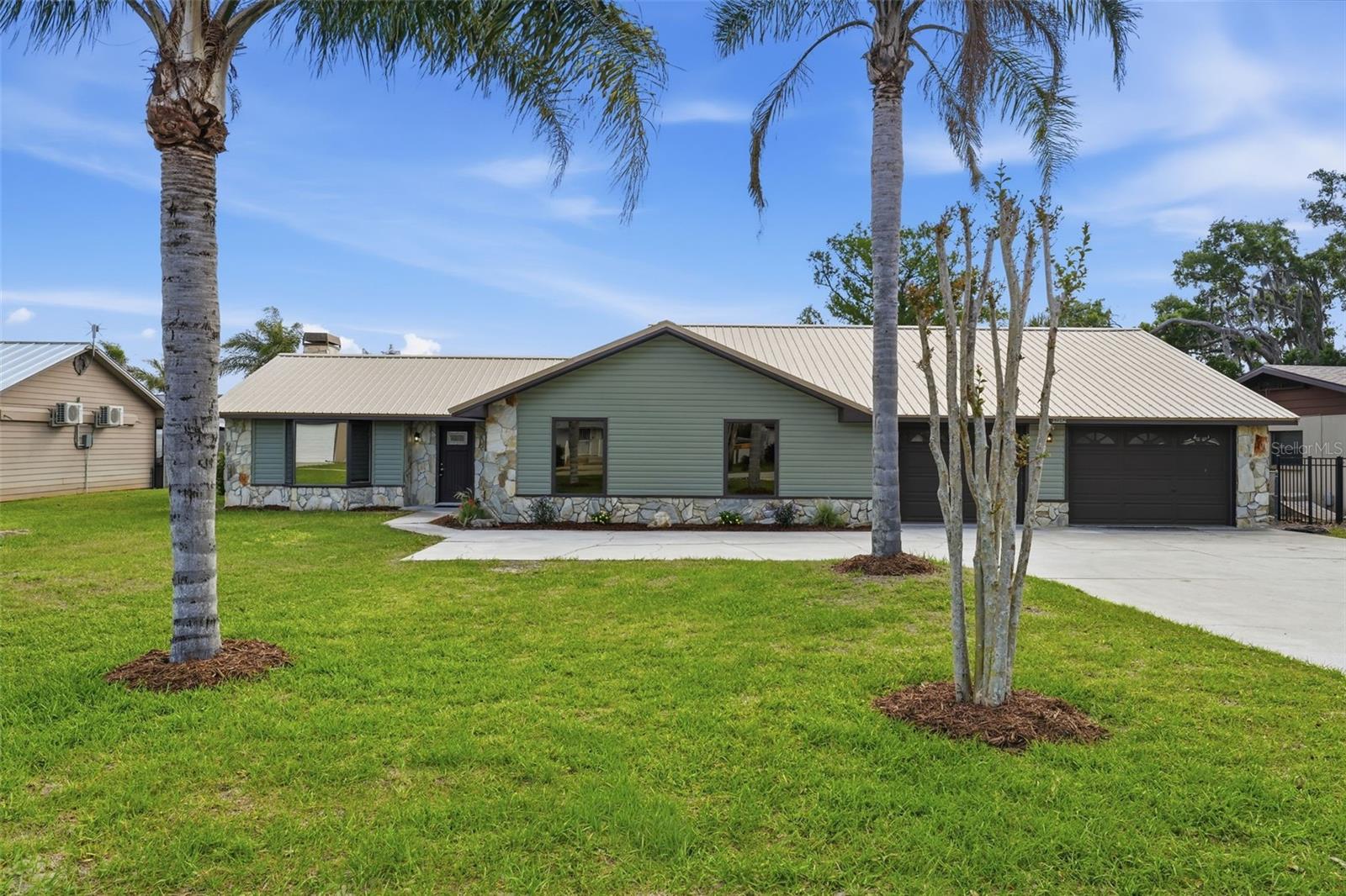 WESTERN SHORES - Residential