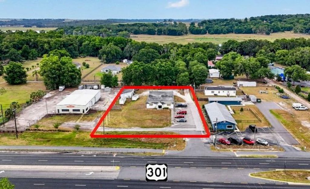Photo of 10221 Us Highway 301, Dade City, FL 33525 (MLS # TB8509949)