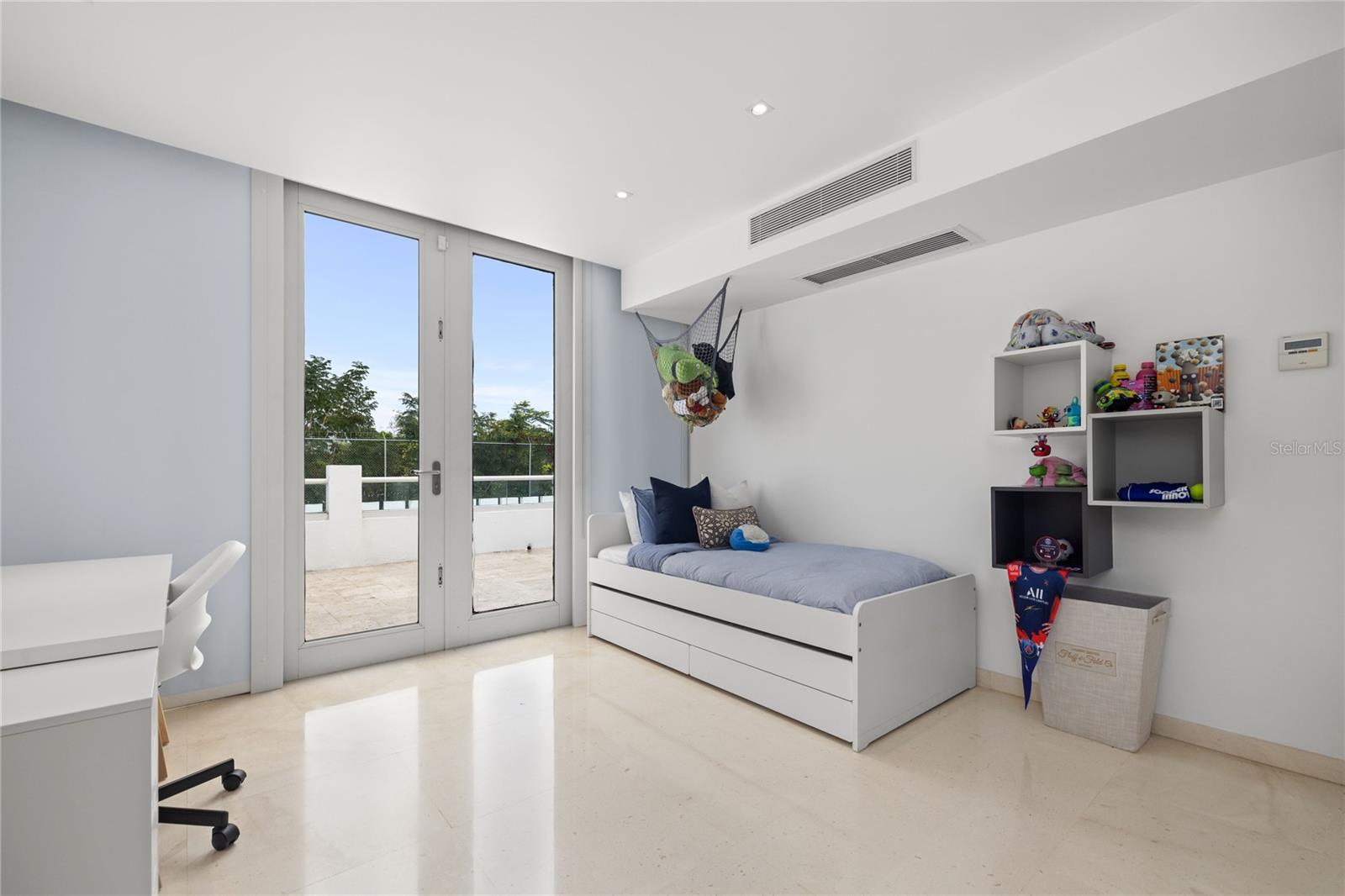 LA VILLA DE TORRIMAR - Residential