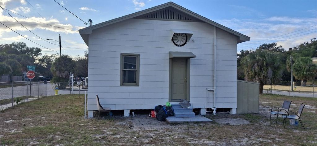 Photo of 3009 N 13th Street, Tampa, FL 33605 (MLS # TB8397067)