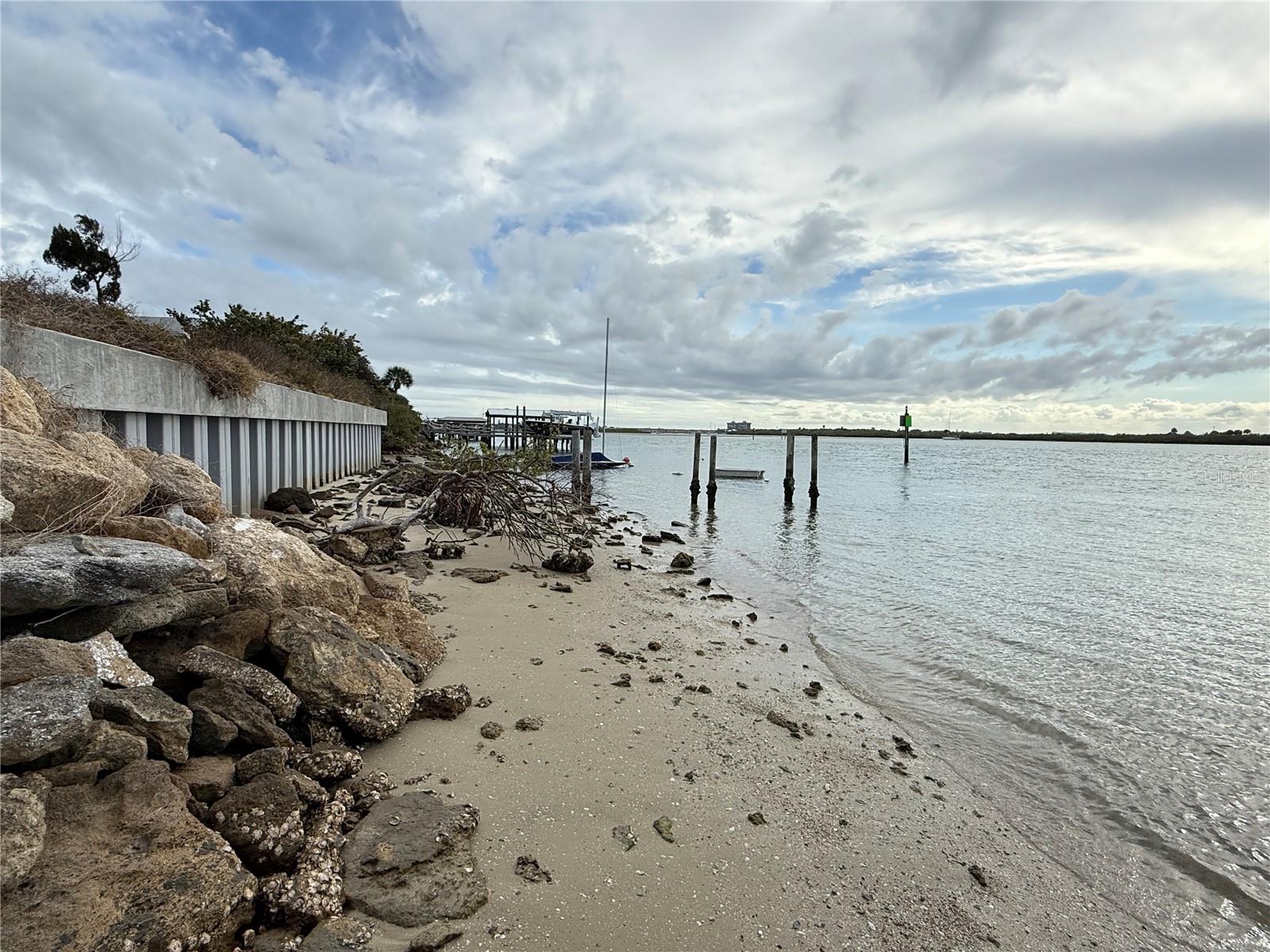 ORLANDO BEACH - Land