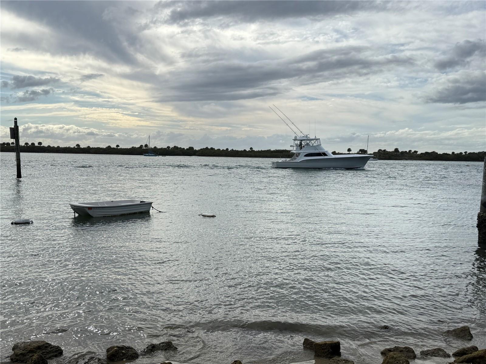 ORLANDO BEACH - Land