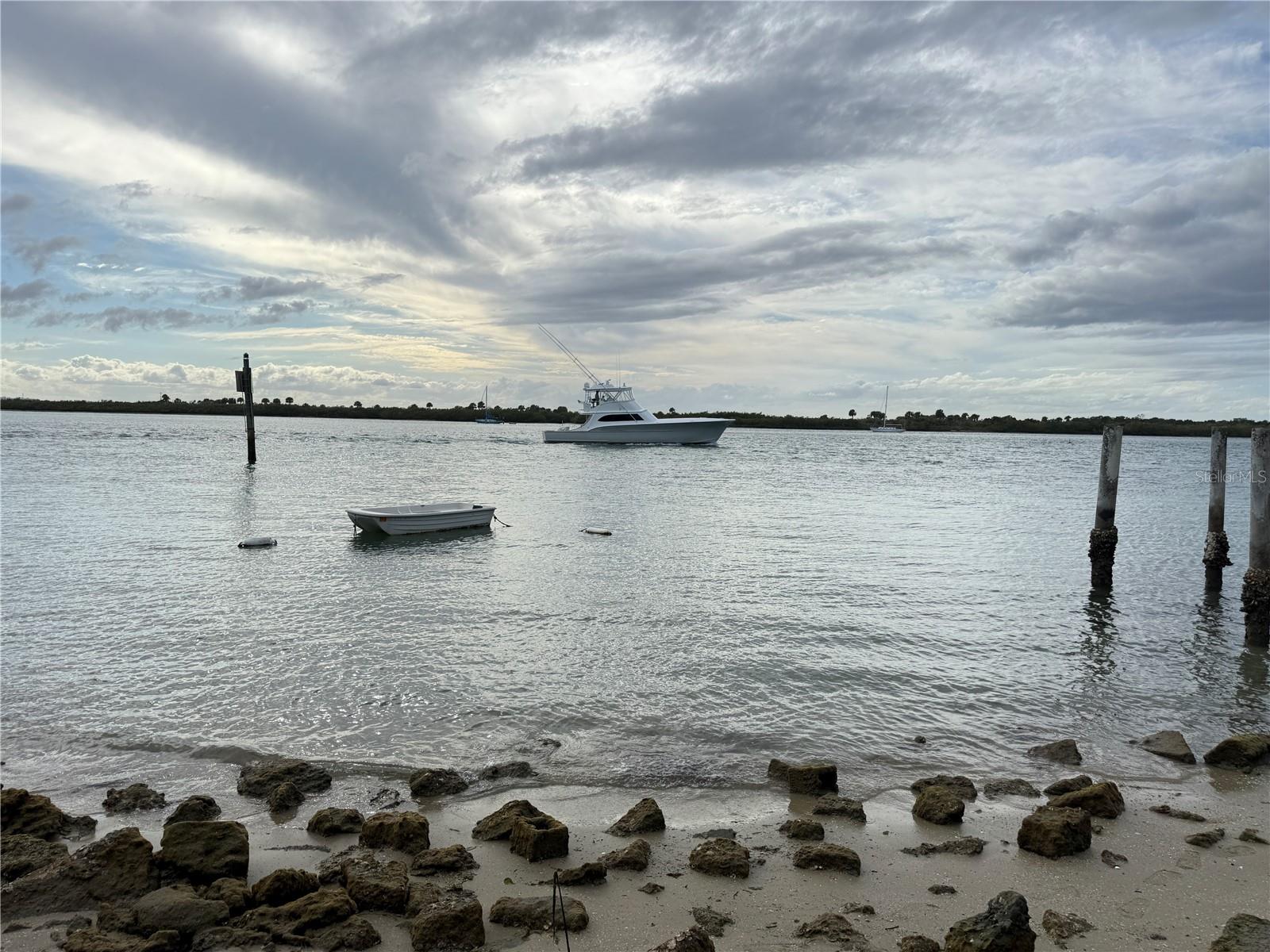 ORLANDO BEACH - Land