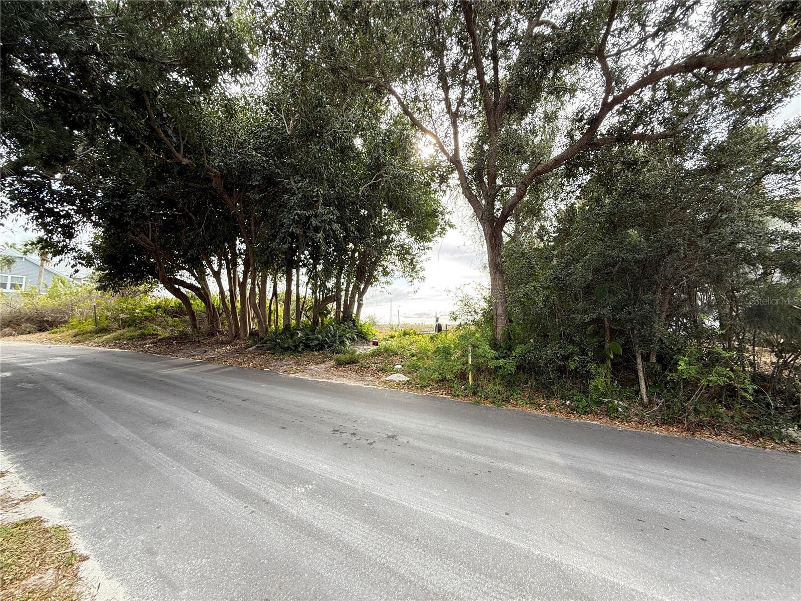 ORLANDO BEACH - Land