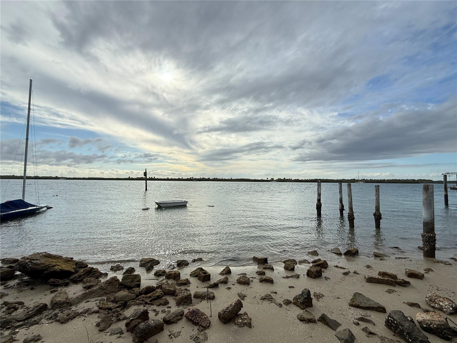 ORLANDO BEACH - Land