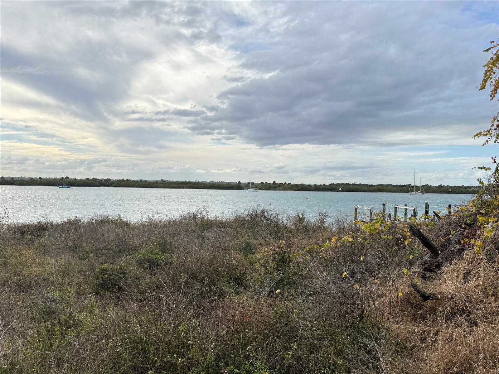 ORLANDO BEACH - Land