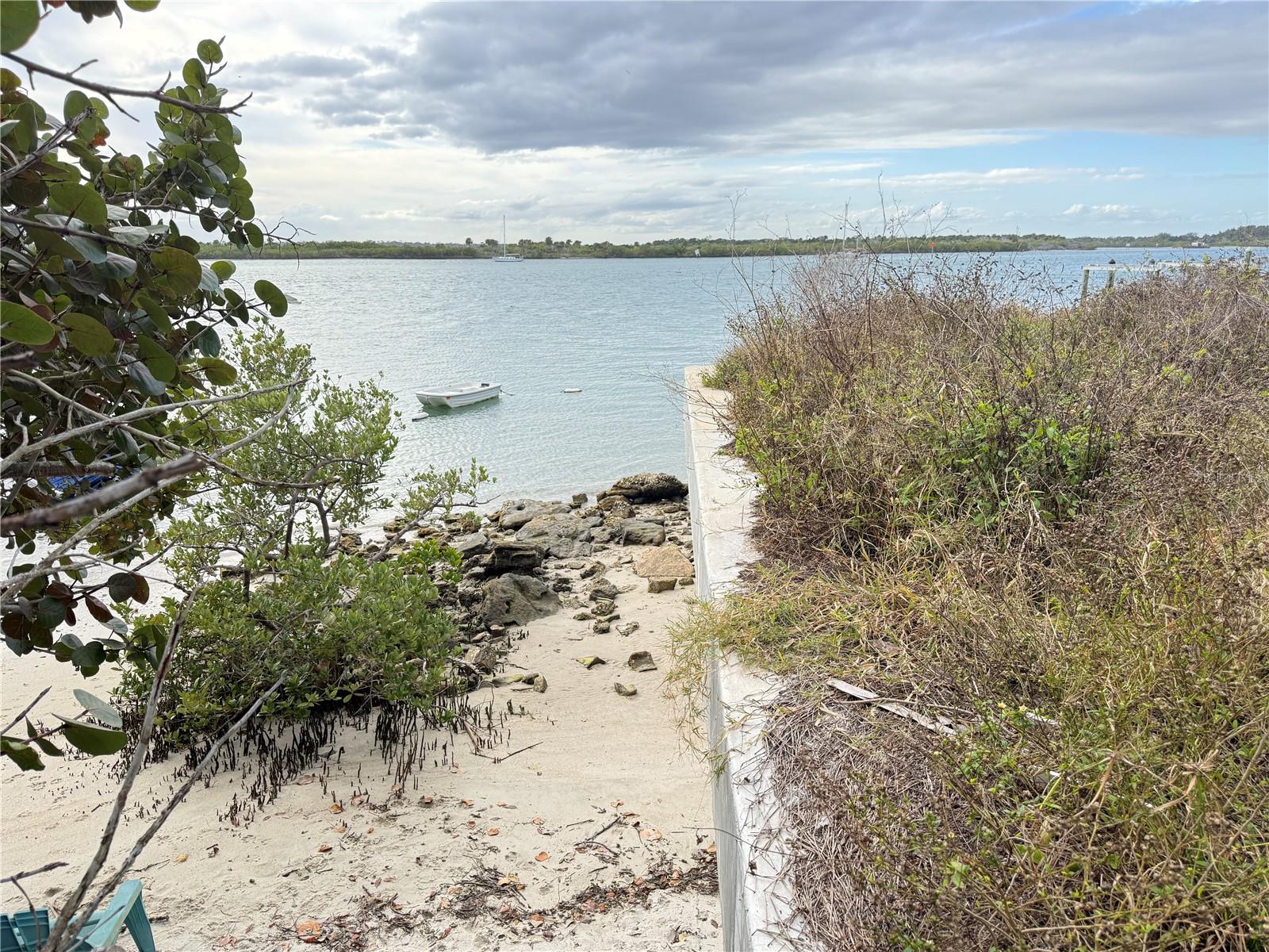 ORLANDO BEACH - Land