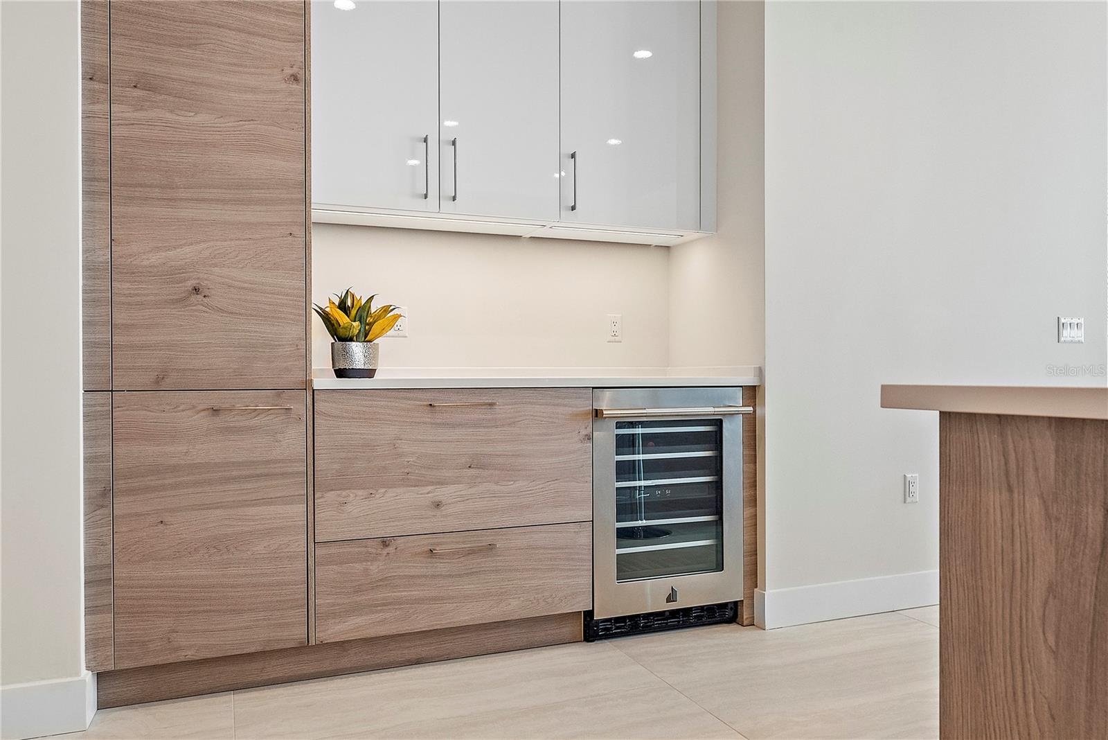 301 1ST STREET S 1607