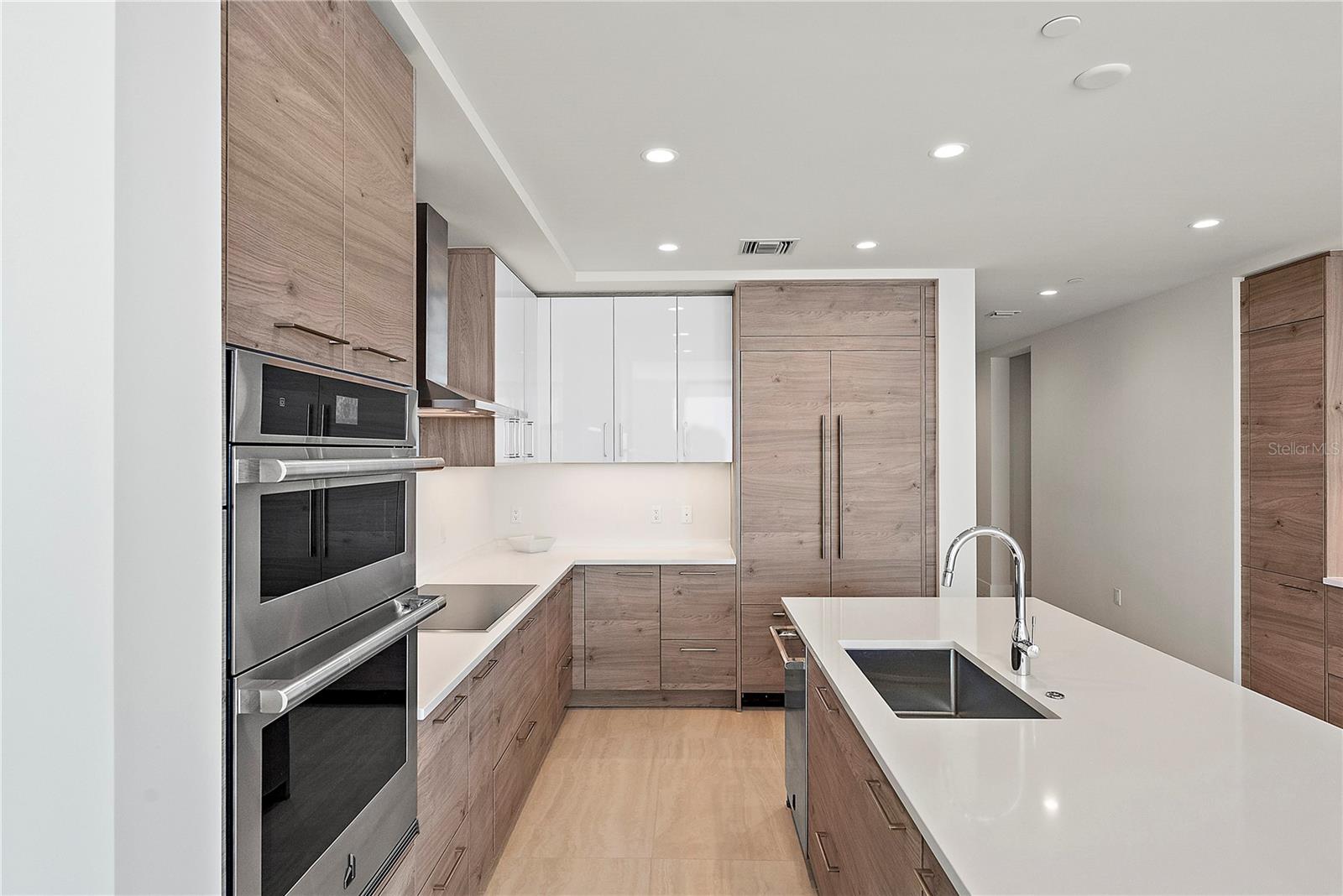 301 1ST STREET S 1607