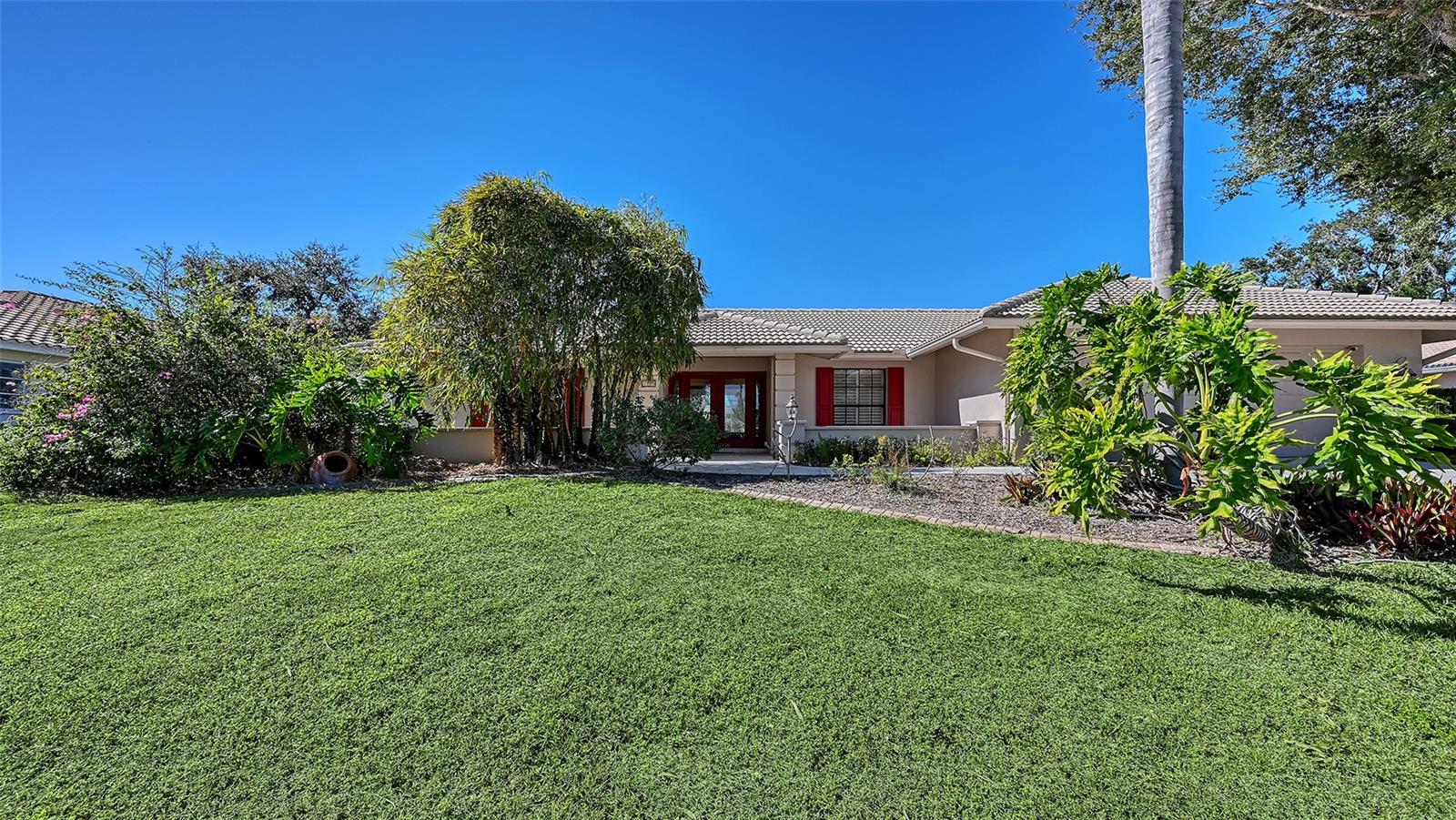 1109 DELACROIX CIRCLE