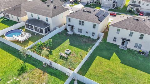 A home in AUBURNDALE