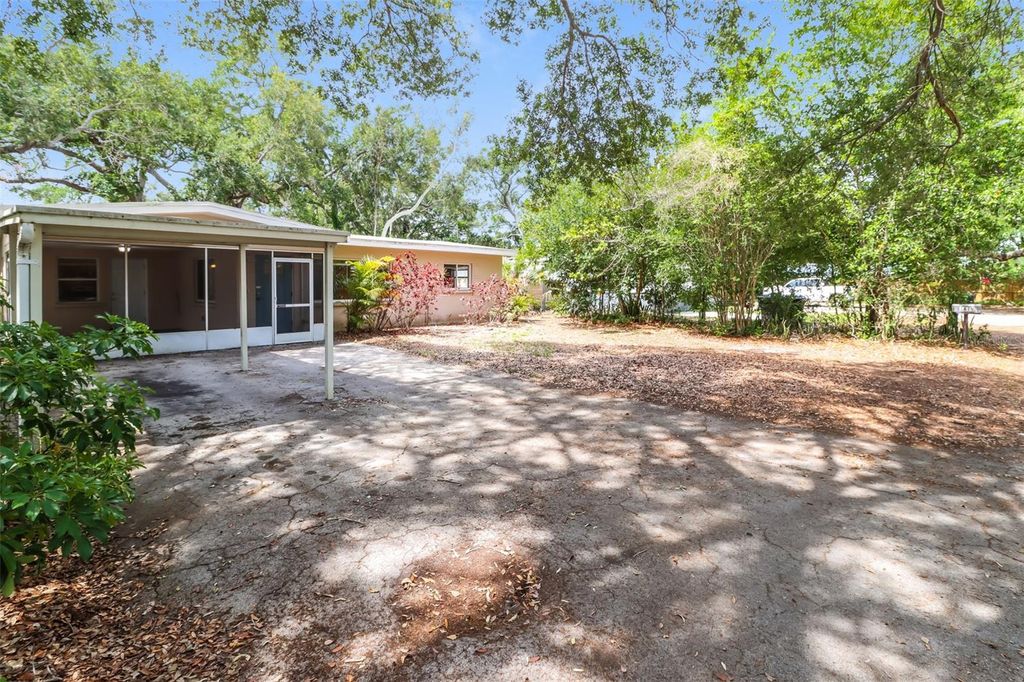 Photo of 1619 Edna Avenue, Largo, FL 33770 (MLS # O6407031)