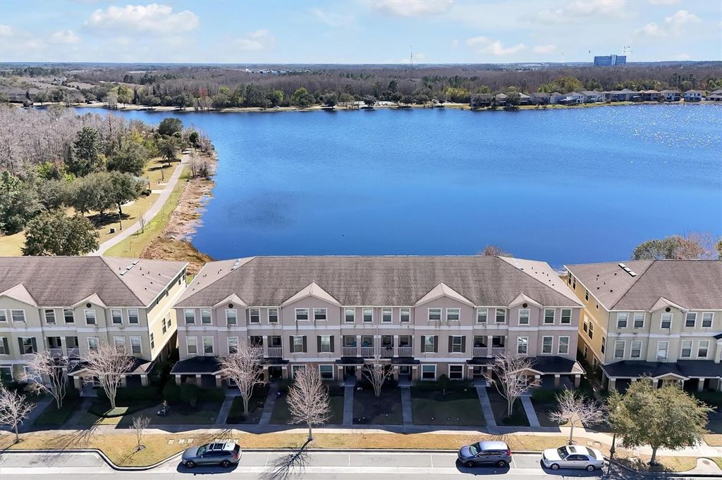 Photo of 10522 Green Ivy Lane, Orlando, FL 32832 (MLS # O6385951)