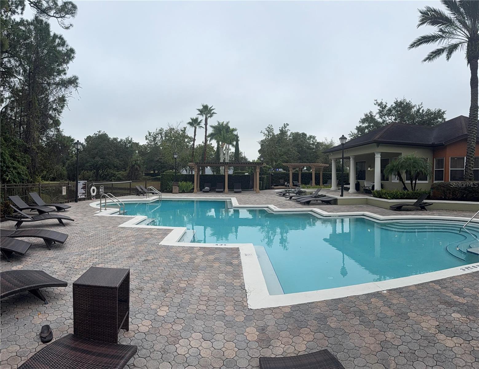 CREST/WATERFORD LAKES - Residential