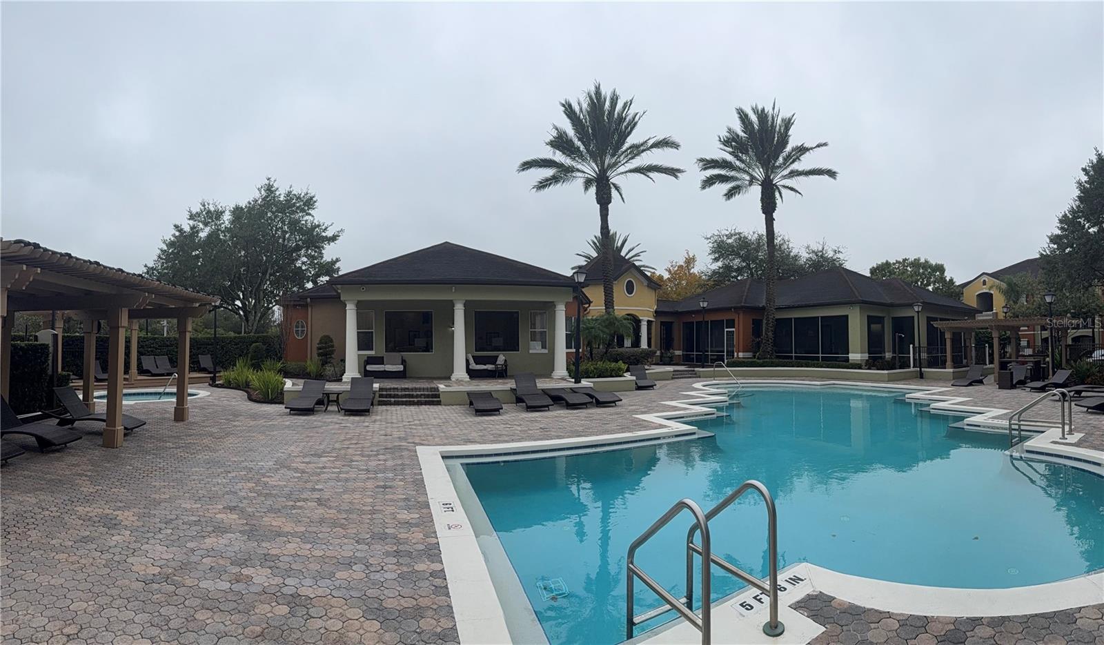 CREST/WATERFORD LAKES - Residential