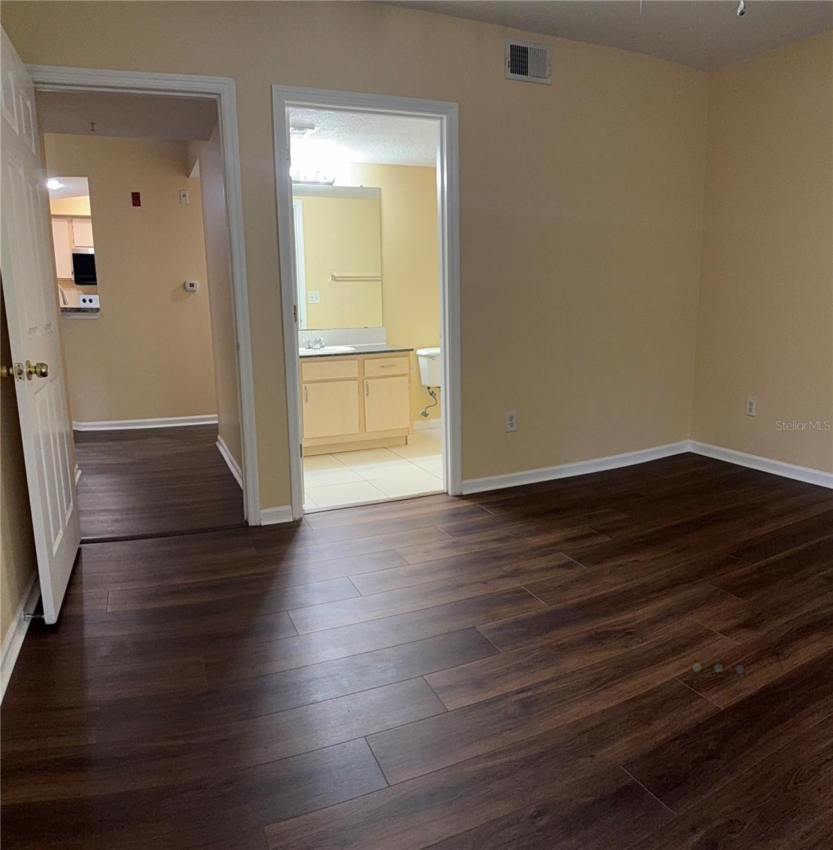 CREST/WATERFORD LAKES - Residential