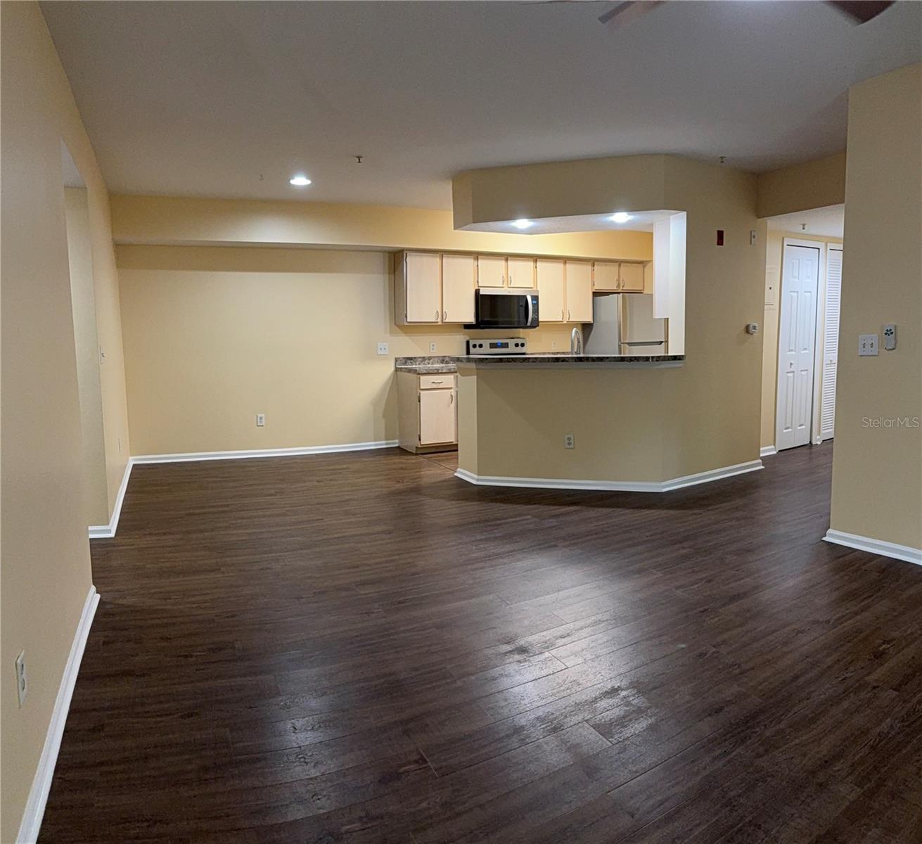 CREST/WATERFORD LAKES - Residential