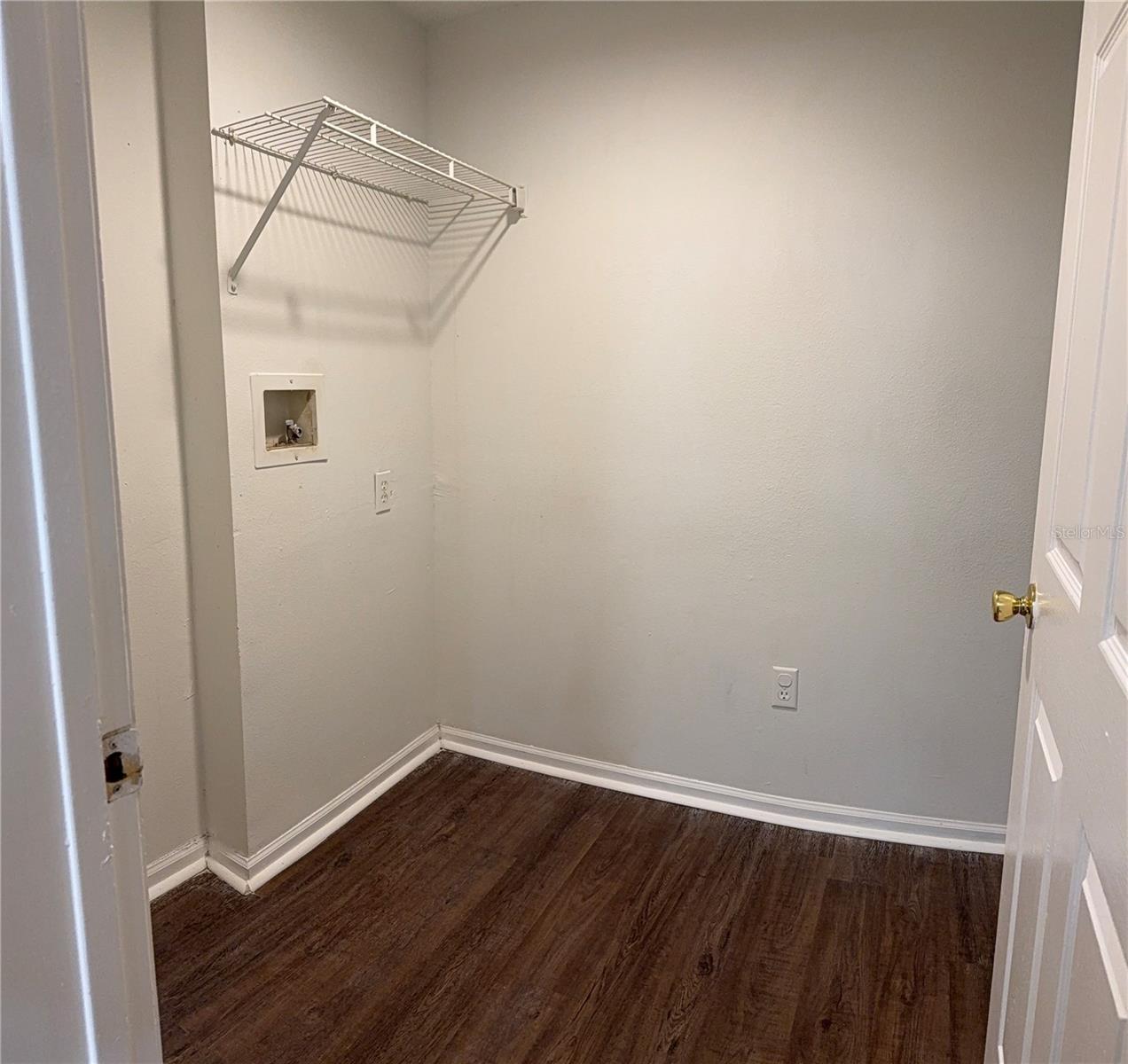 CREST/WATERFORD LAKES - Residential