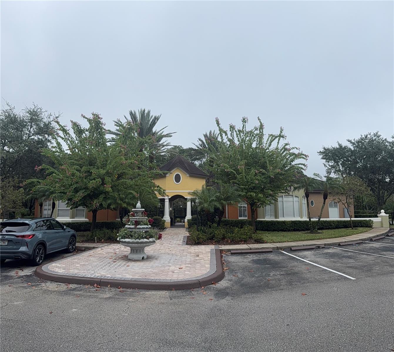 CREST/WATERFORD LAKES - Residential