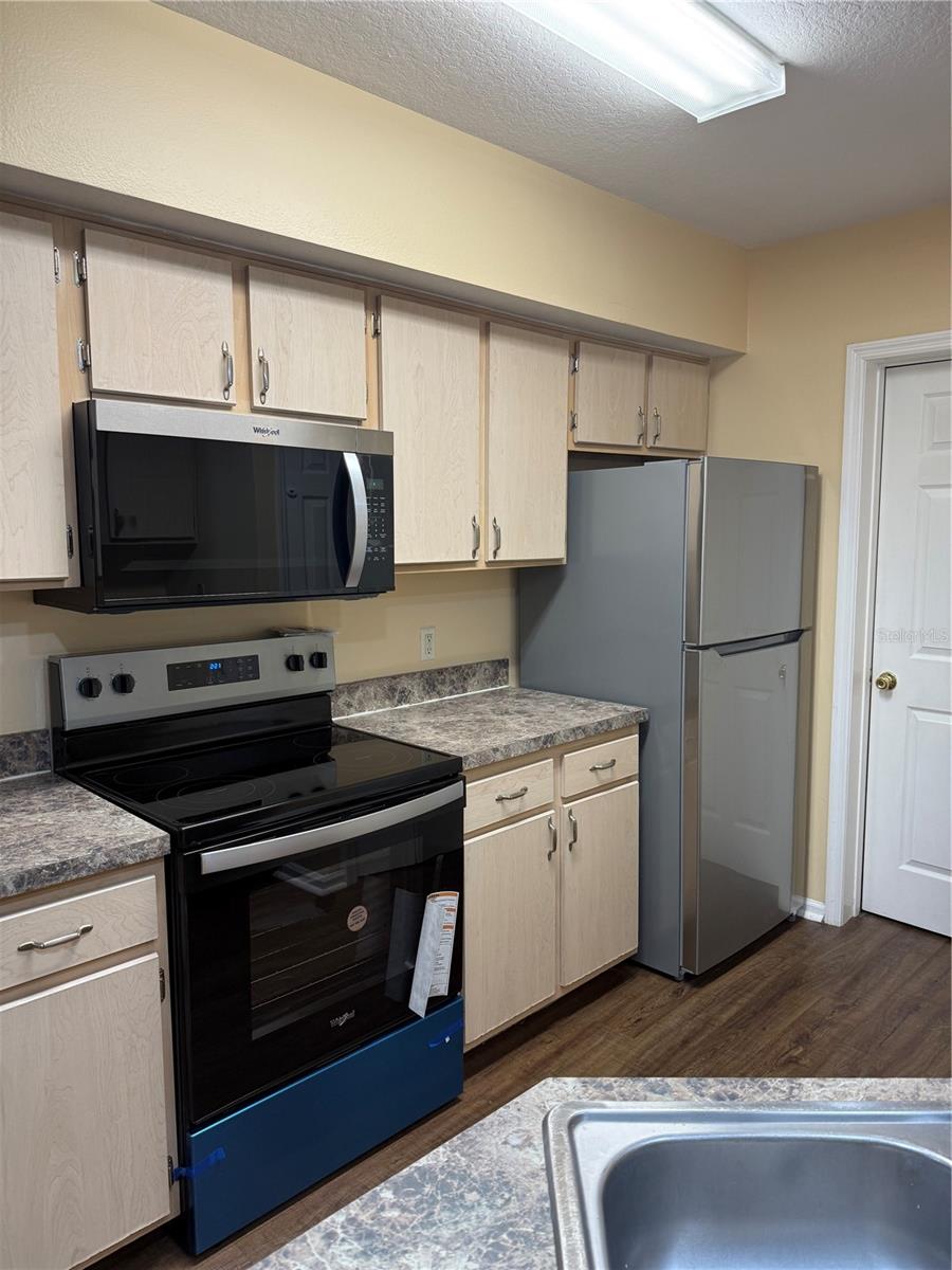 CREST/WATERFORD LAKES - Residential