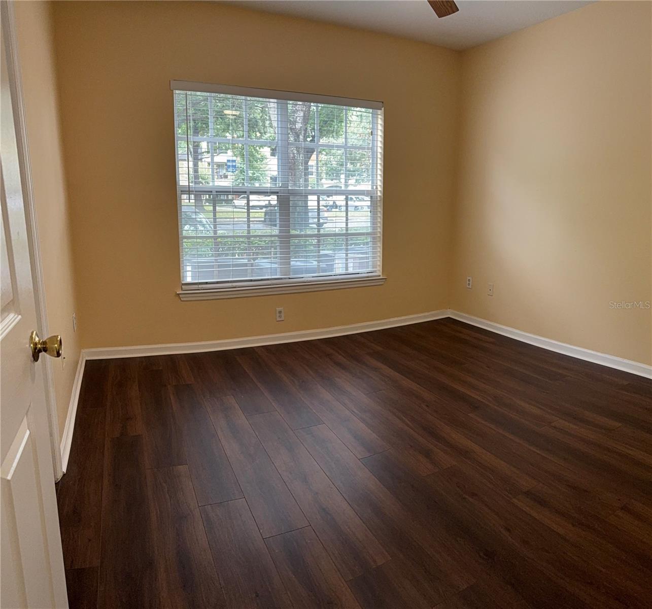 CREST/WATERFORD LAKES - Residential