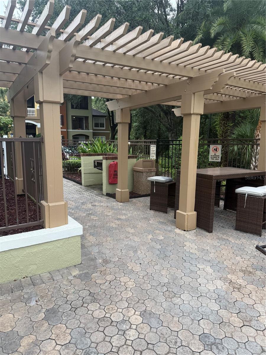 CREST/WATERFORD LAKES - Residential