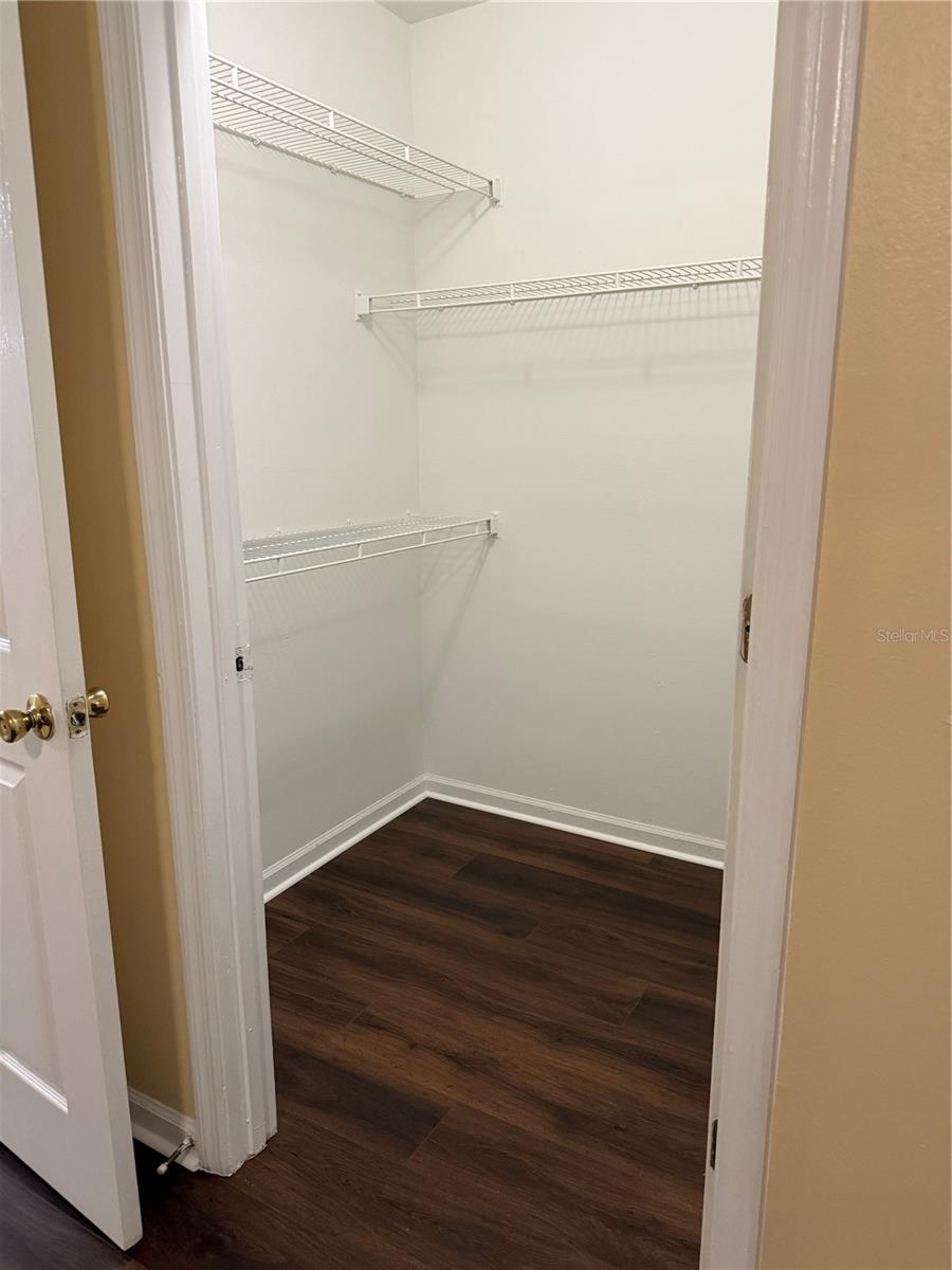 CREST/WATERFORD LAKES - Residential